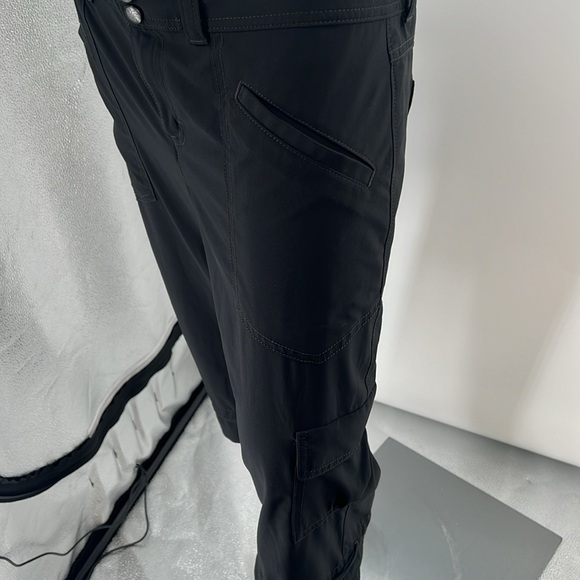 Athleta cropped cargo pants. No size tag go off measurements. - Picture 2 of 8